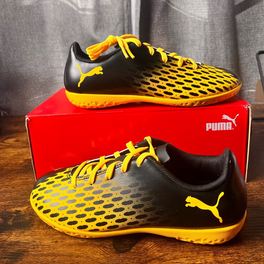 Puma sneakers
